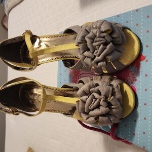 Grey and yellow pumps